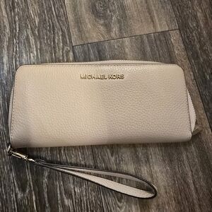 Michael Kors Beige Leather Wristlet Wallet